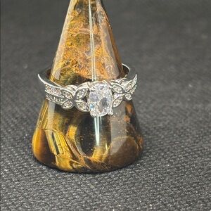 18k White Gold P CZ Oval Butterfly Ring